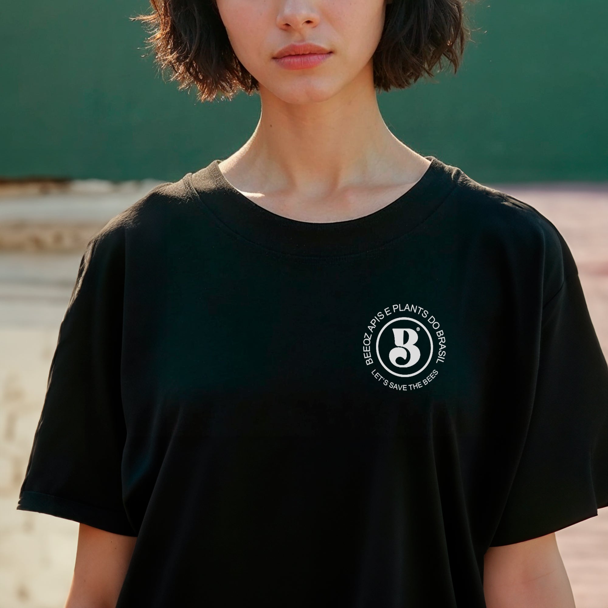 Camiseta casual: Let's Help Preta - BeeOz